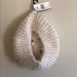 Cejon Accessories - Ivory Hat Cejon Accessories - Ivory Hat